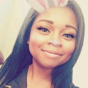 Meet your Posher, Deondra